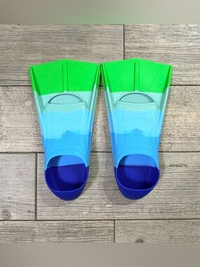 Youth Swim Fins/Flippers - Size Medium